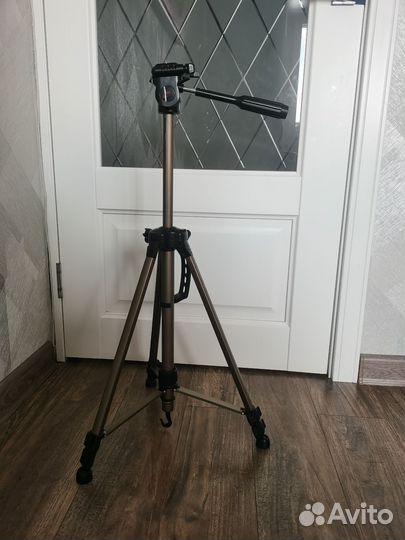 Штатив для фотоаппарата