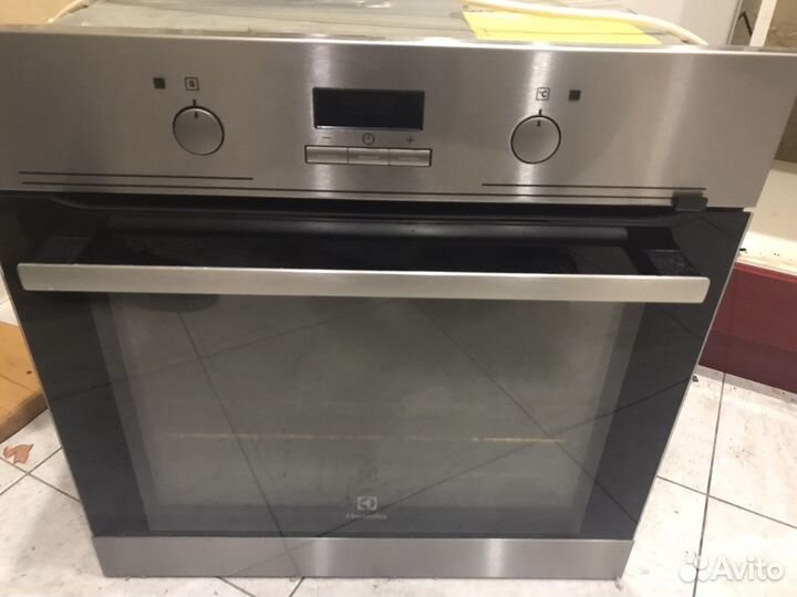 Духовой шкаф Electrolux