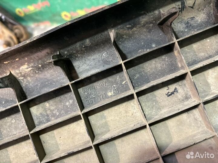 Декоративная накладка телевизора Volkswagen Passat