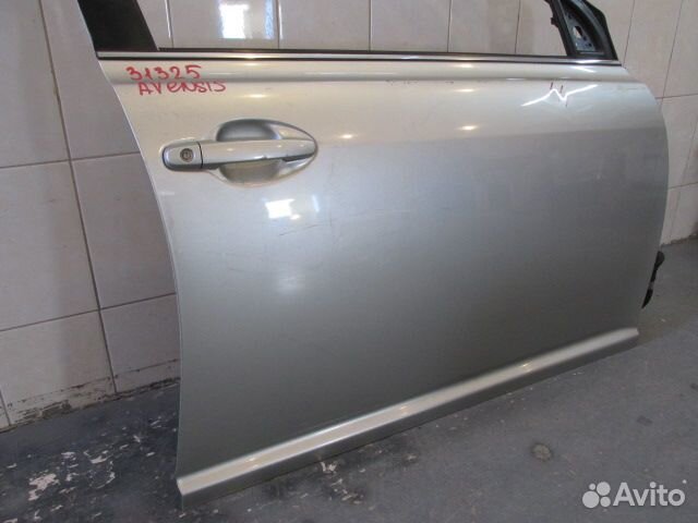 Дверь передняя прав. Toyota Avensis II (31325)