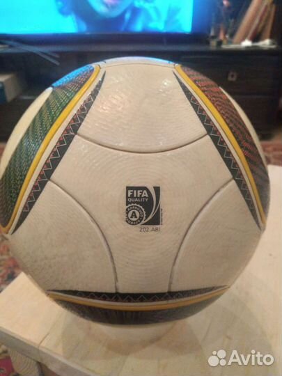 Футбольный мяч adidas jabulani