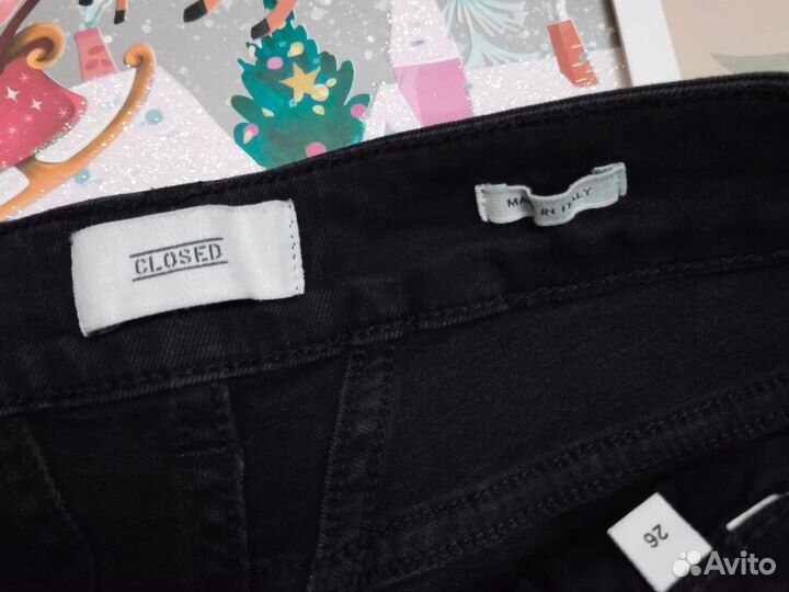 Джинсы с лампасами женские