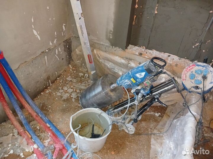 Сверление отверстий для канализации