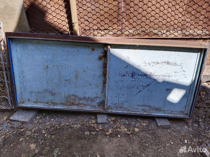 Металлическая дверь б/у