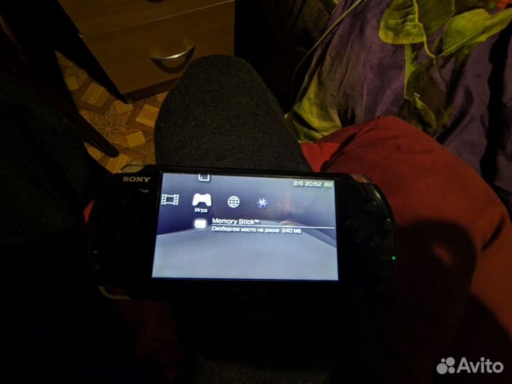 Продам psp 3008 прошитая
