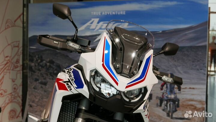 Honda Africa Twin Pearl Glare White Tricolour