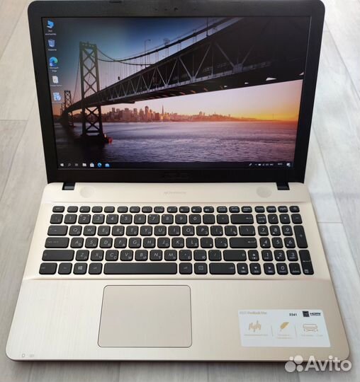 Asus как новый\Intel - 4 ядра\SSD 128\Акб 5 часа