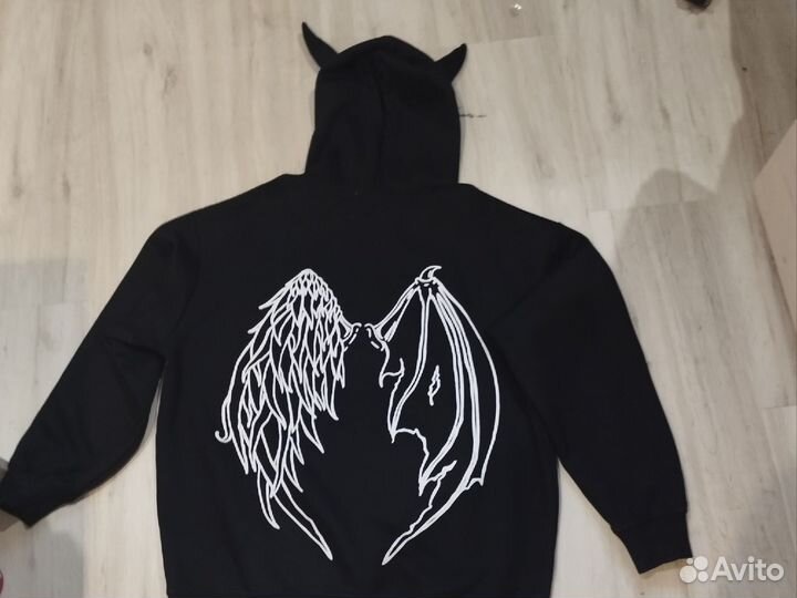 Худи с рогами