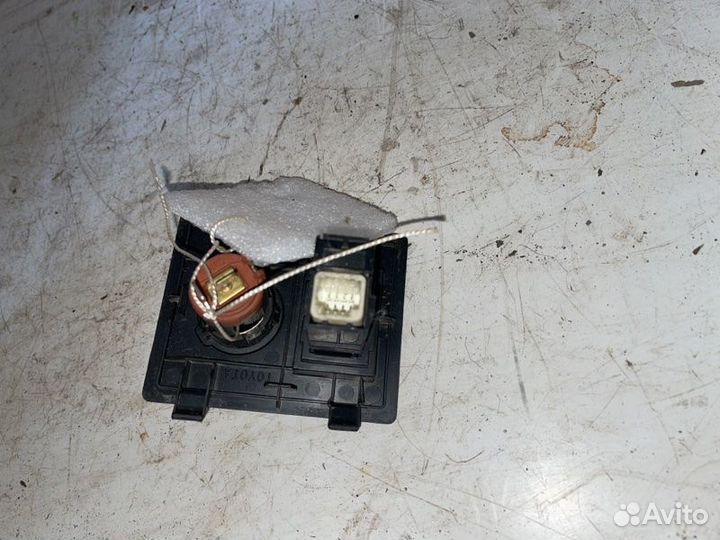 Aux розетка (прикуриватель) Toyota Avensis