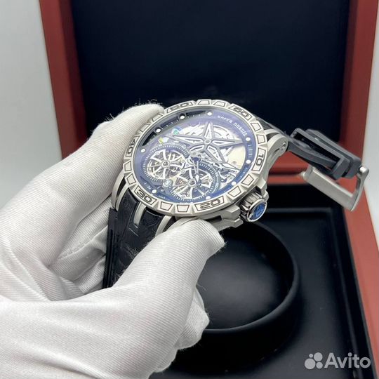 Часы Roger Dubuis Excalibur