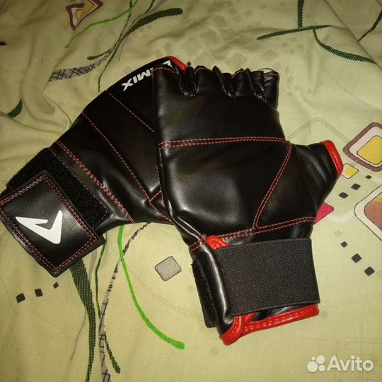 Перчатки для единоборств