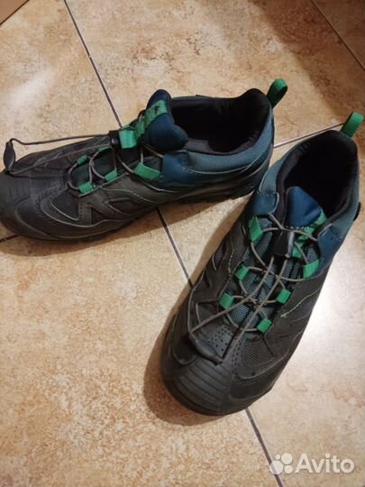 Трекинговые кроссовки 36
