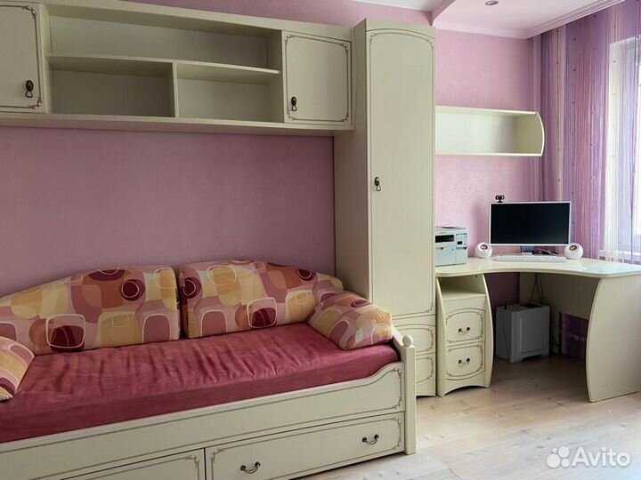 Комплект мебели для детской