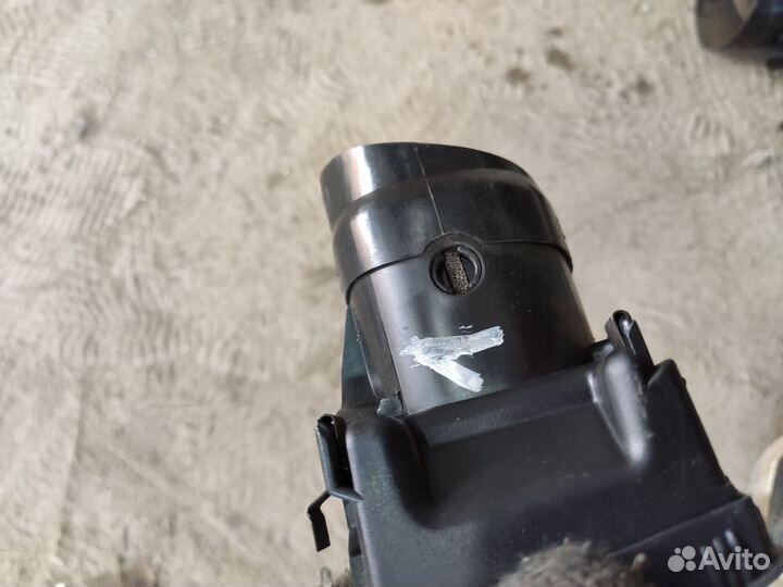 Дефлектор воздушный левый Skoda Octavia Tour 2008