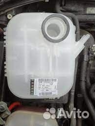 Расширительный бачок на модели Opel