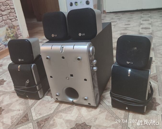 Сабвуфер с колонками