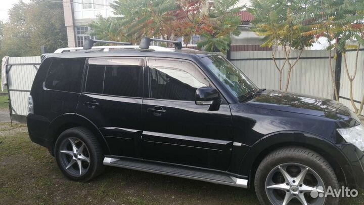 Mitsubishi Pajero 3.2 AT, 2007, 235 310 км