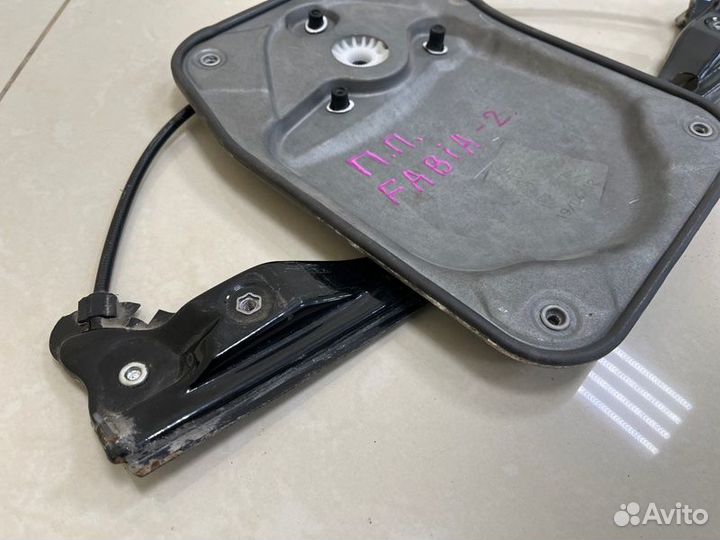 Стеклоподъемник передний правый Skoda Fabia 5J5