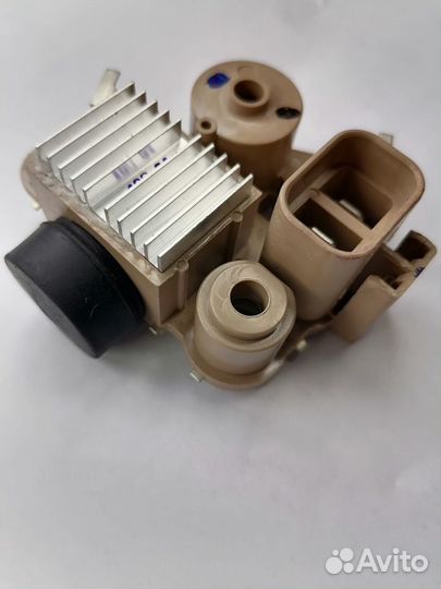 Регулятор напряжения Hyundai/Kia 3737022600