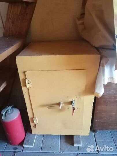 Железный сейф