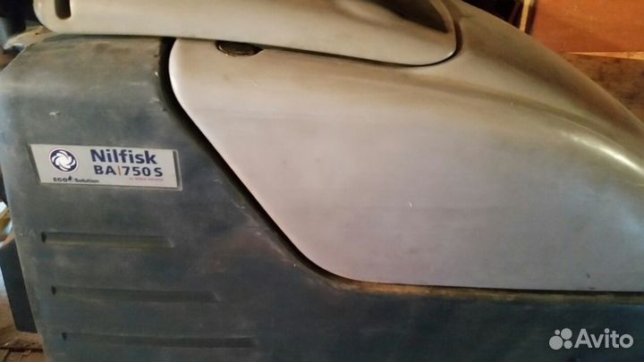 Поломоечная машина Nilfisk BA 750S