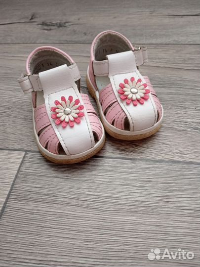Сандалии для девочки