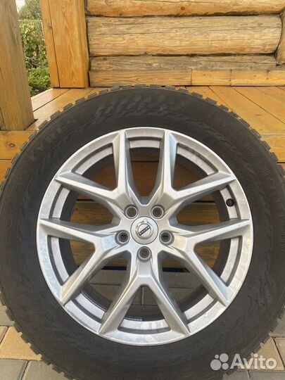 Nokian Tyres Hakkapeliitta 9 SUV 235/60 R18