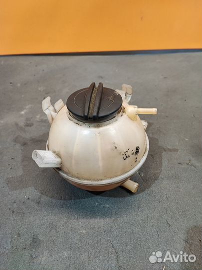 Бачок расширительный Volkswagen Tiguan 5N1 2.0 TDI