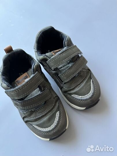 Кроссовки детские