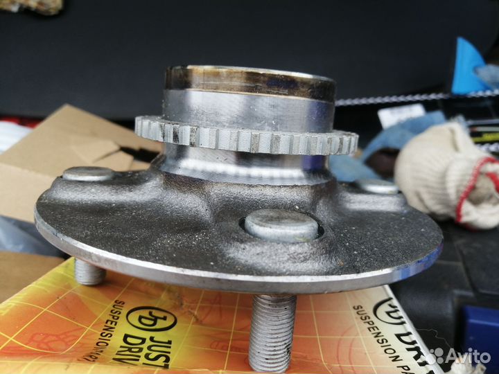 Задняя ступица ниссан вингроуд 1999г