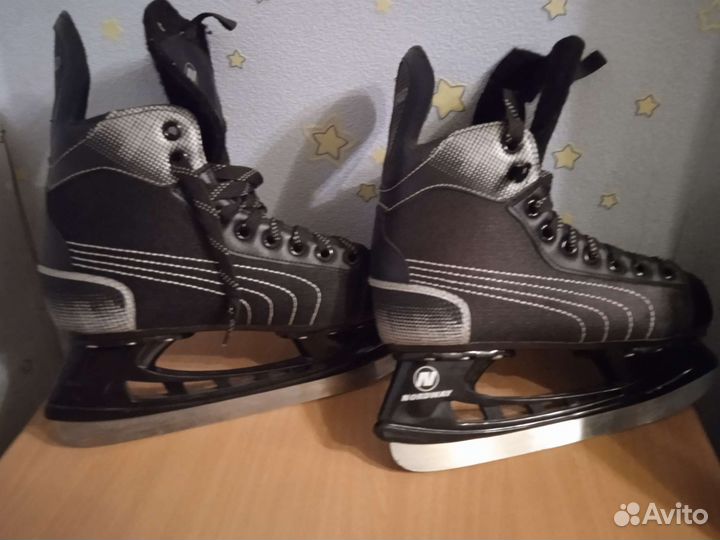 Коньки хоккейные