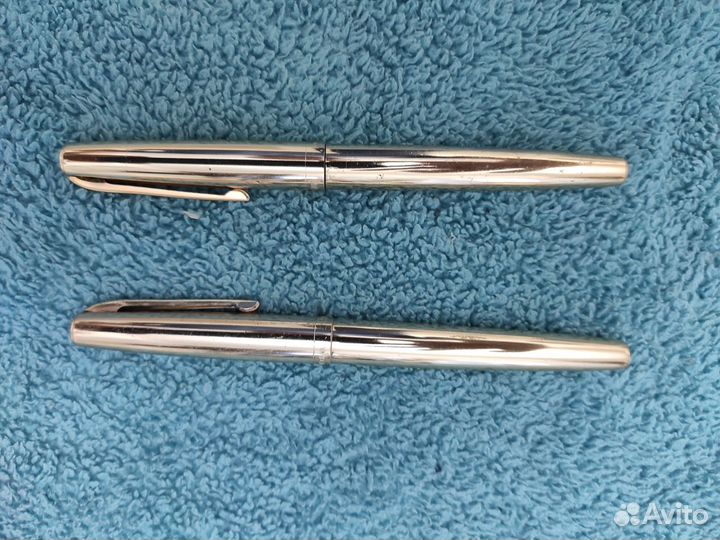 Ручка с золотым пером