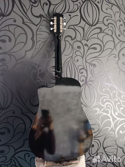 Акустическая гитара