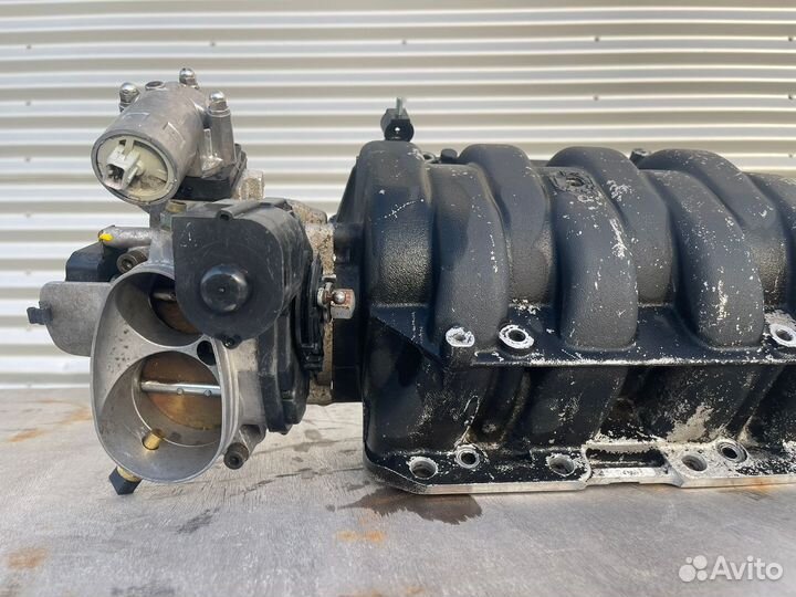 Впускной коллектор Audi A8 D2 077133185K