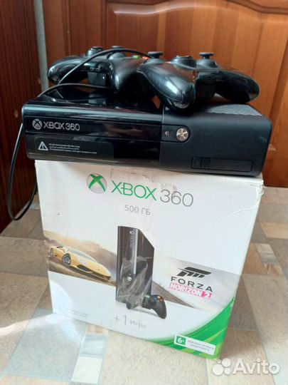 Xbox 360 E (500 GB)