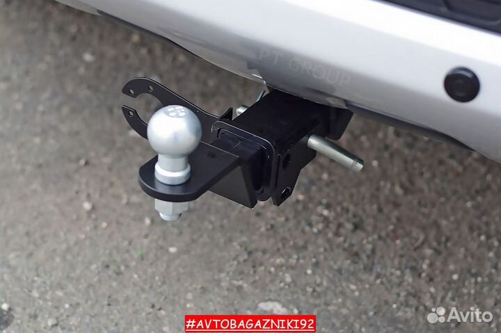 Фаркоп (тсу) под квадрат для nissan Terrano с 2014