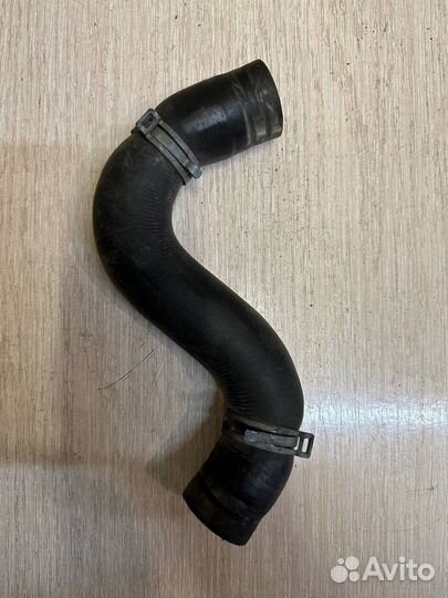 Патрубок системы охлаждения VW Amarok