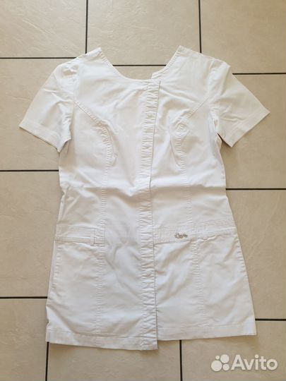 Белый халат, белая блуза