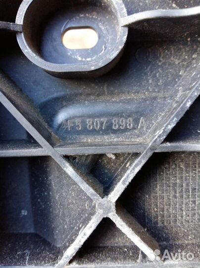 Направляющая заднего бампера правая Audi A6 C6 20