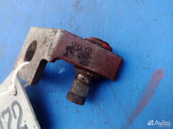 Петля двери Volkswagen Passat B3