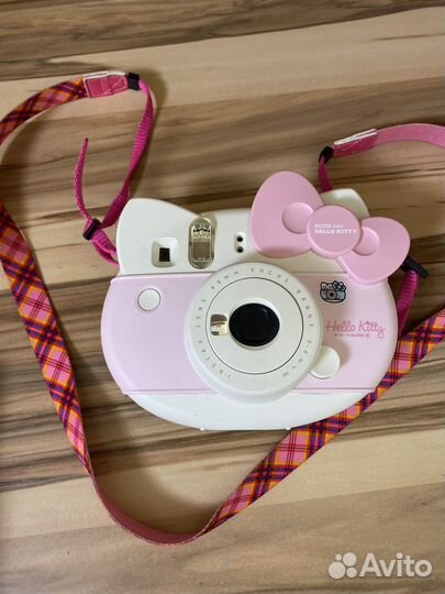 Мгновенный фотоаппарат Instax mini Hello Kitty