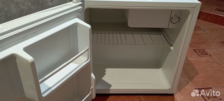 Холодильник kraft Б/У . рабочий