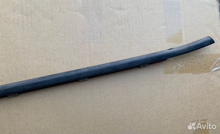 Молдинг двери передней правой Ceed 3d (купе)