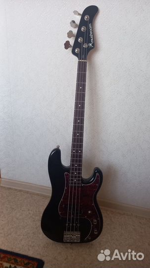 Бас гитара Mushroom