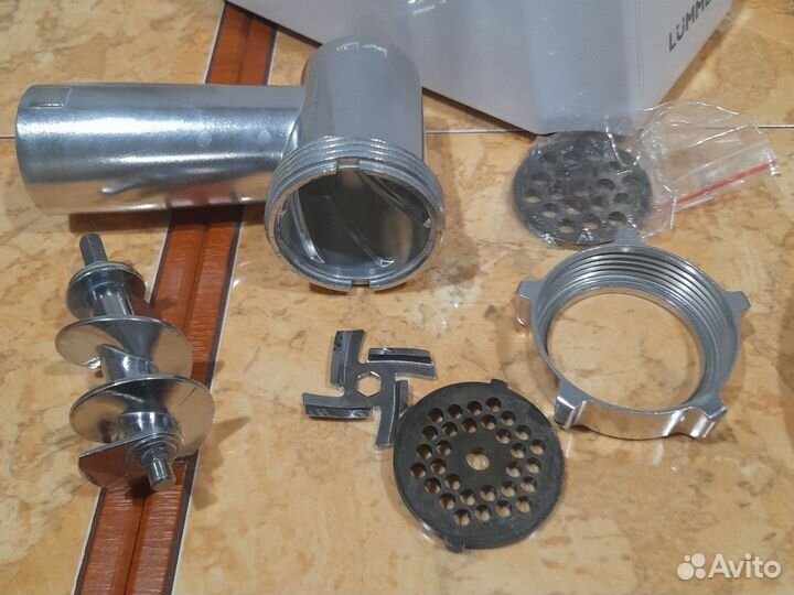 Мясорубка электрическая новая