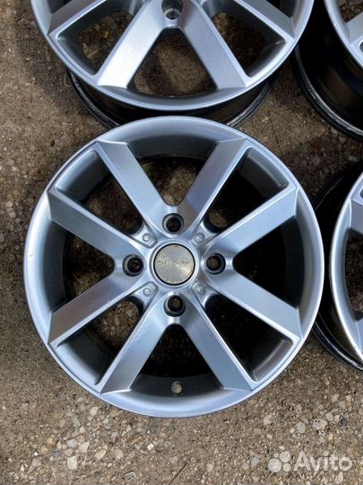 Комплект литых дисков Скад 4/114,3 r15