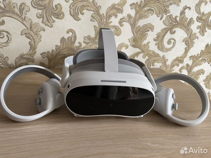 Виар очки pico 4