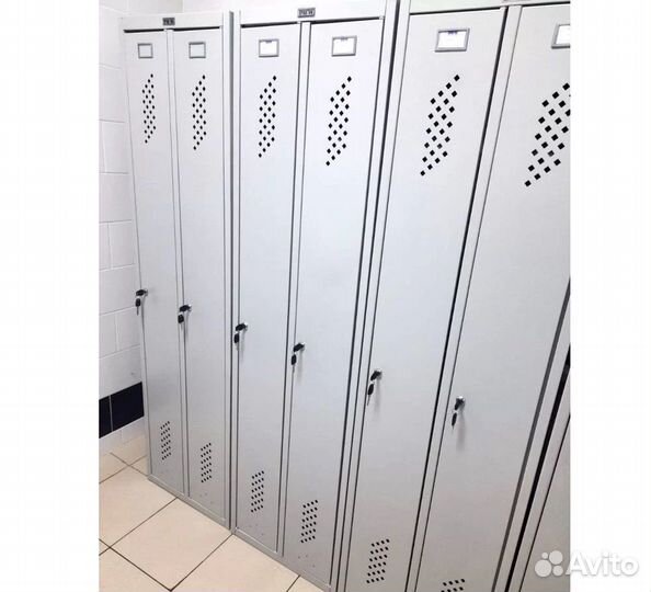 Шкаф металлический для рабочей одежды