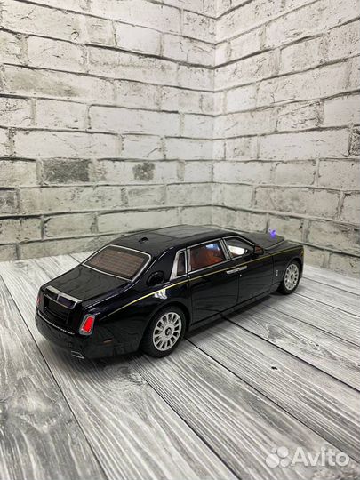 Металлическая машина Rolls Royce Phantom 1:18