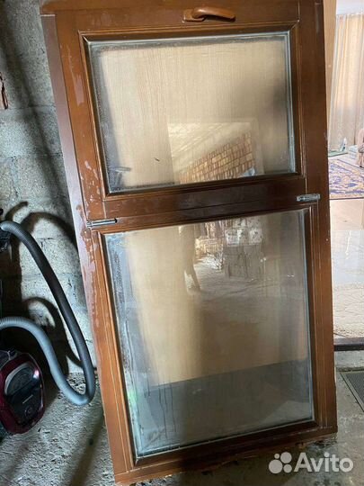 Деревянные окно и двери